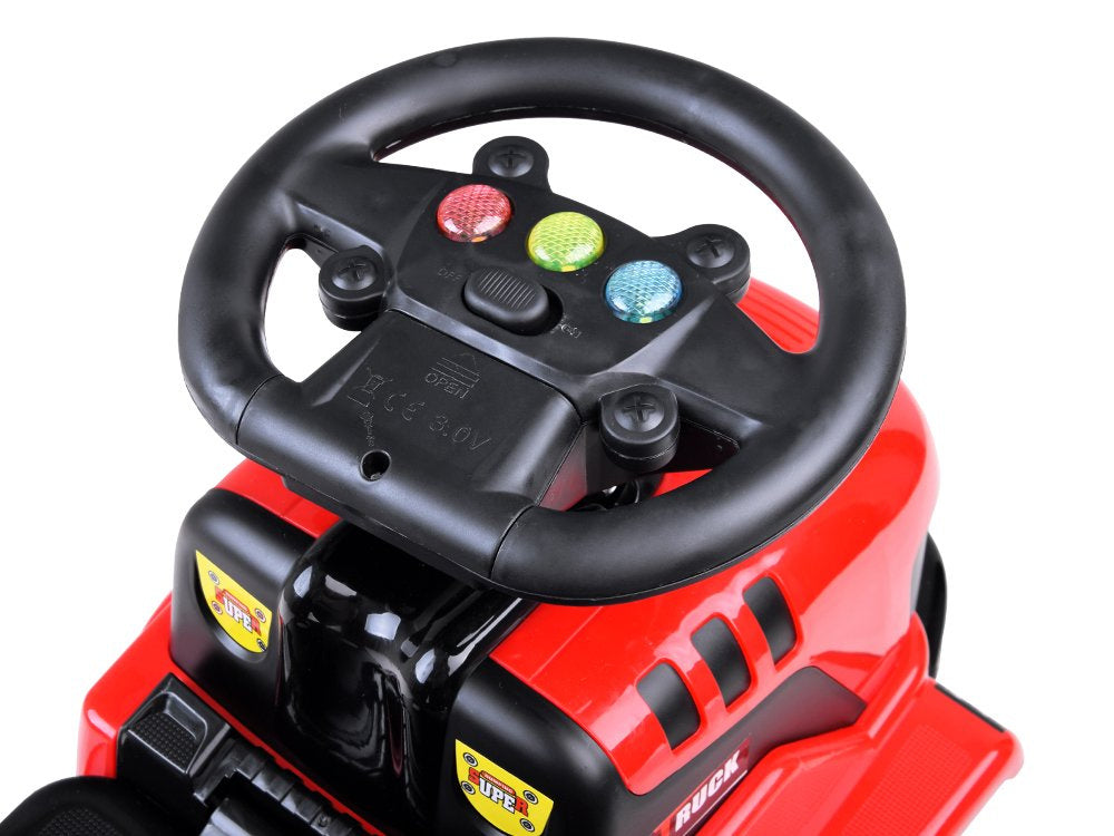 Paspiriamas traktorius su priekaba ir garsais, raudonas