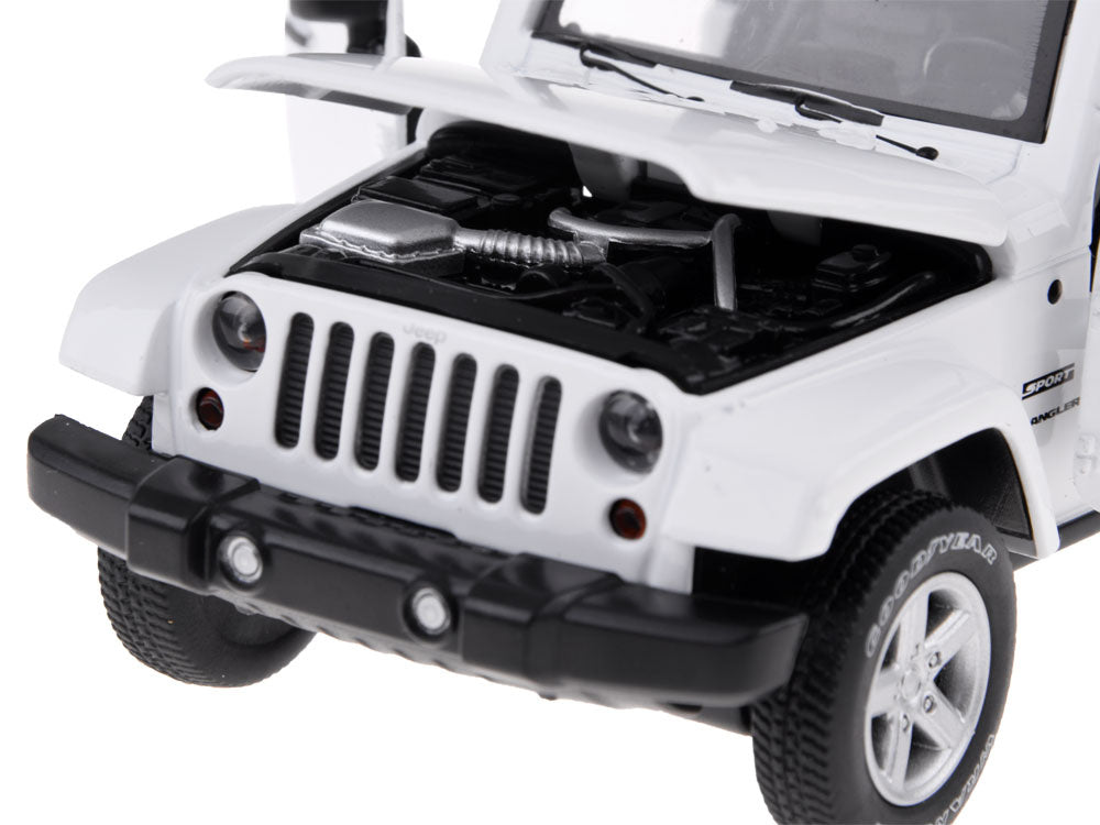 Žaislinis metalinis visureigis Jeep Wrangler 1:32, baltas