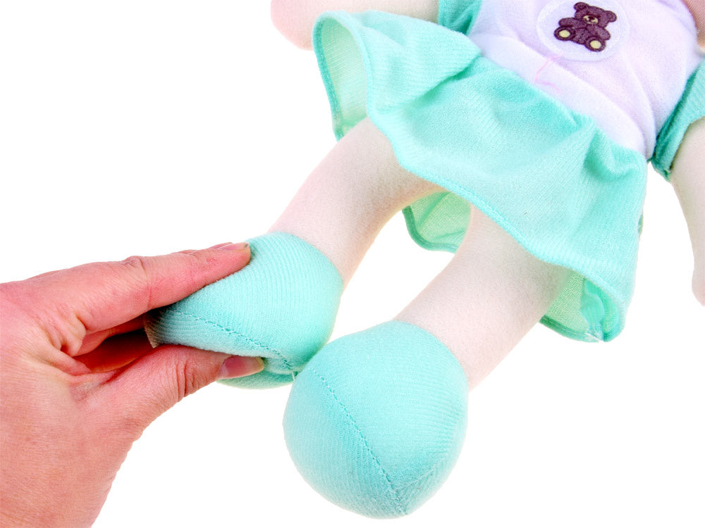 Skudurinė lėlė Zuzija su žalsvos spalvos suknele