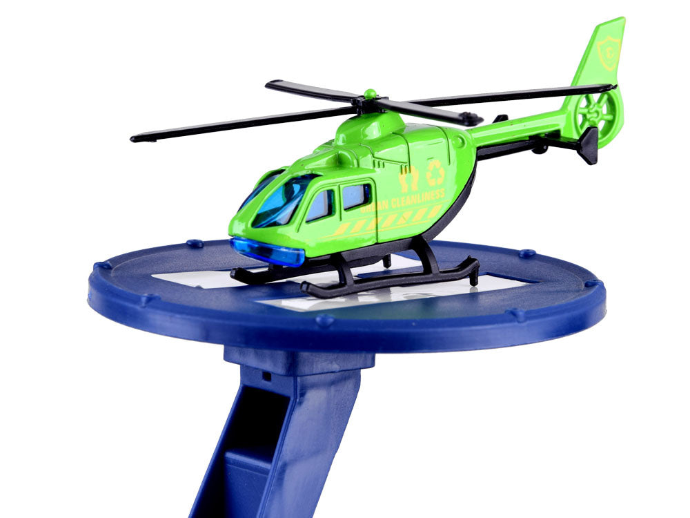 Didelė automobilių stovėjimo aikštelė su elektriniu liftu