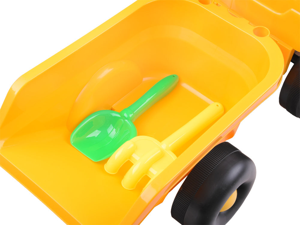 Paspiriamas traktorius su priekaba ir garsais, geltonas