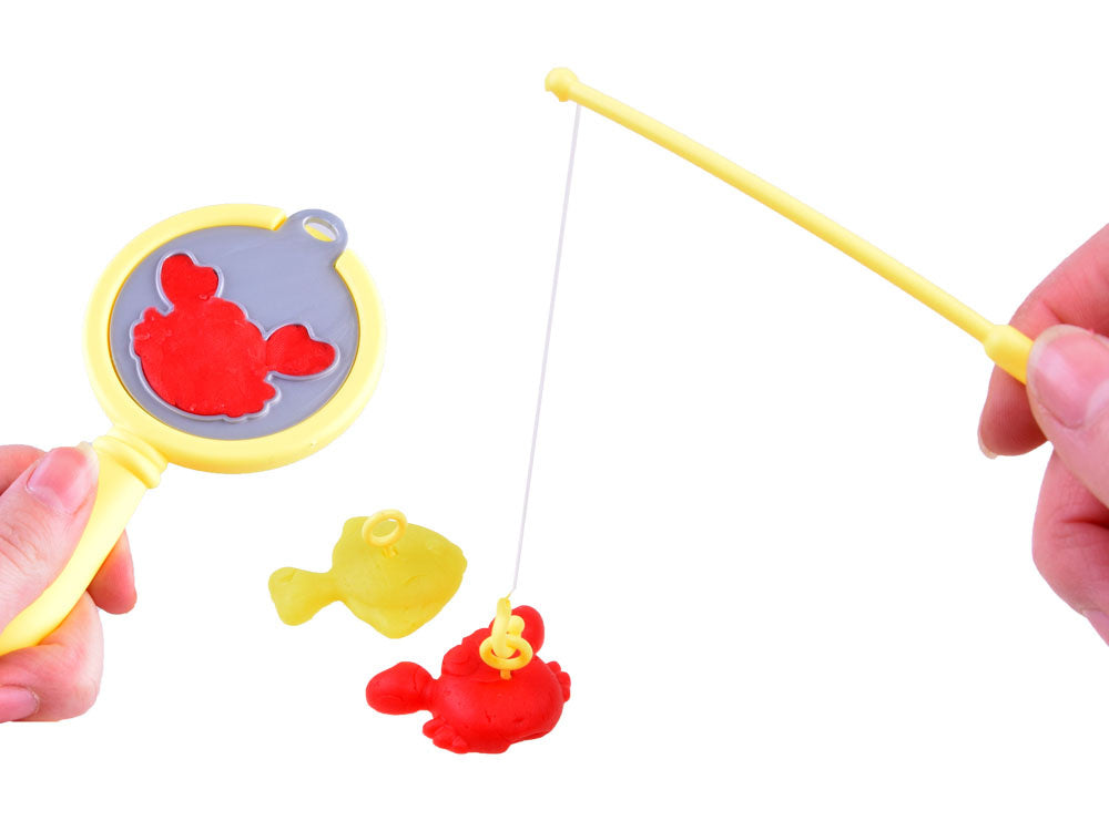 Žvejybos laivas su priedais ir plastikine mase