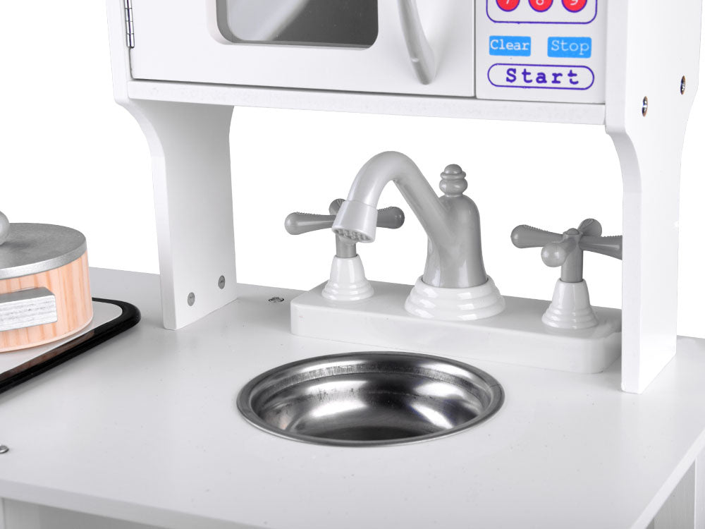 Balta medinė virtuvė vaikams