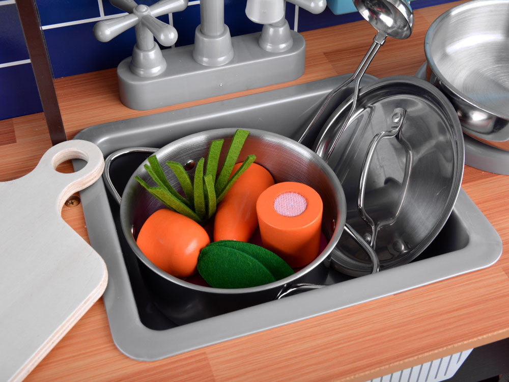 Vaikiška medinė virtuvė su priedais