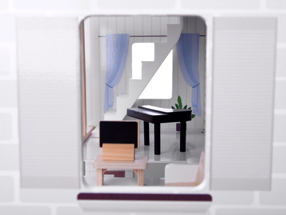 Medinis lėlių namas su LED apšvietimu