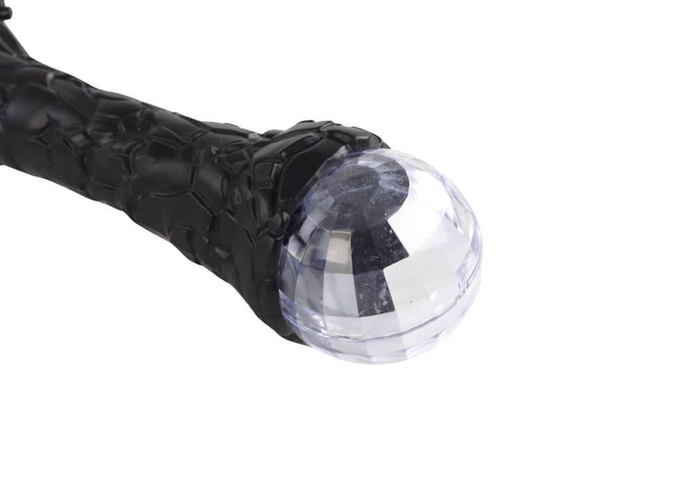 Šviečiantis kardas su garso efektais