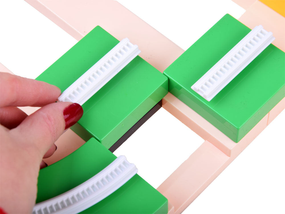 Trasa su priedais 143 el, dinozaurai