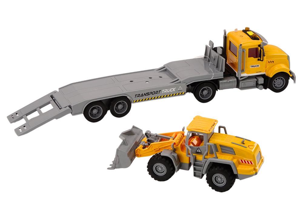 Sunkvežimis su priekaba ir traktoriumi