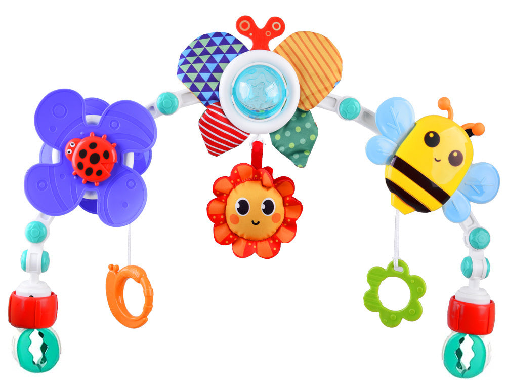 Lankas su žaisliukais vaikiškai lovytei