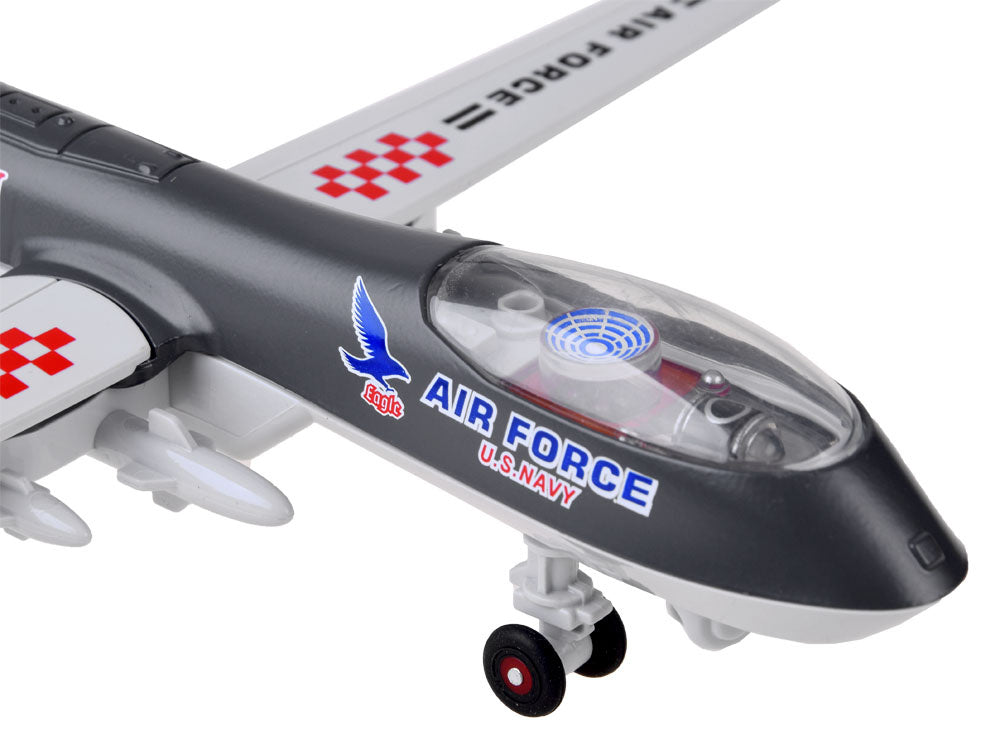 Karinio drono modelis su garso ir šviesos efektais