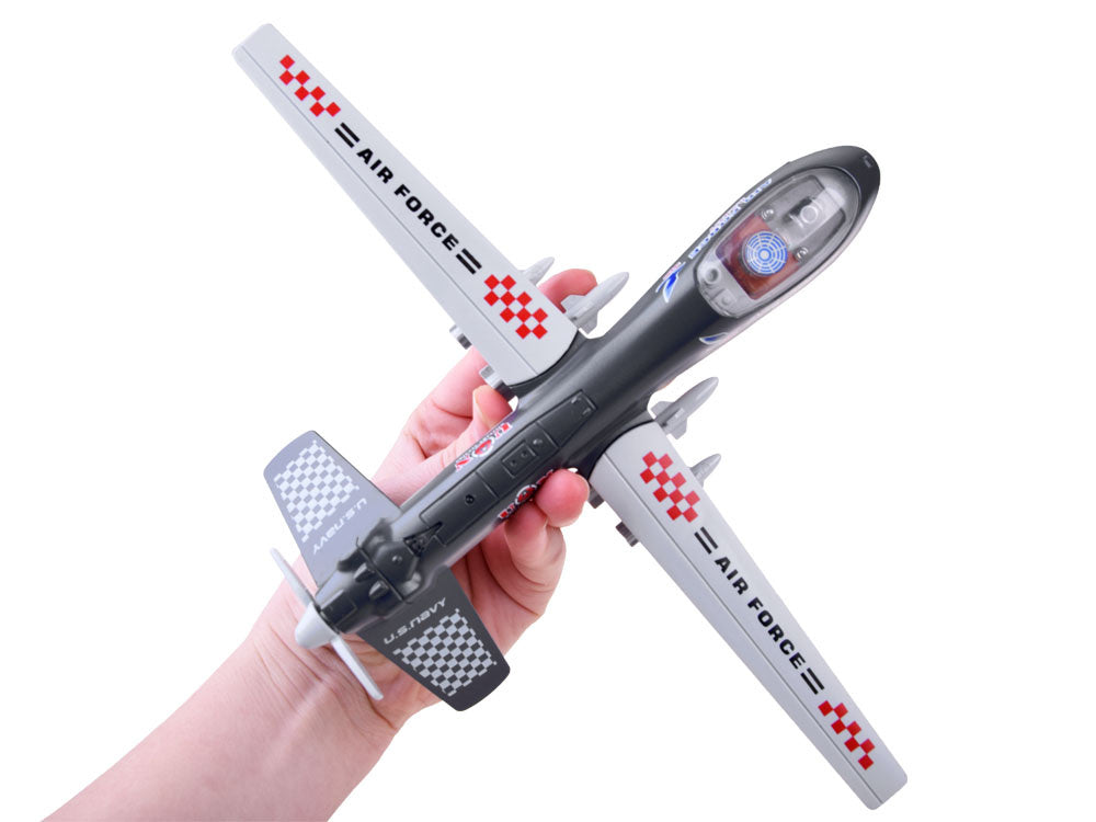 Karinio drono modelis su garso ir šviesos efektais