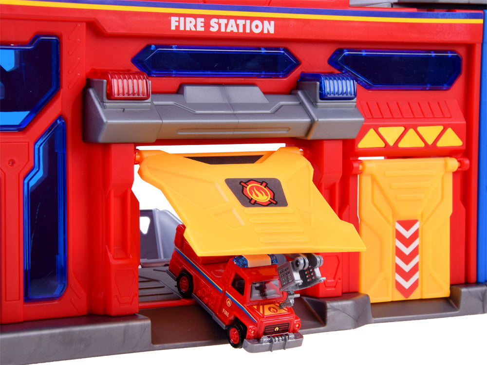 Policijos ir ugniagesių automobilių garažas lagamine