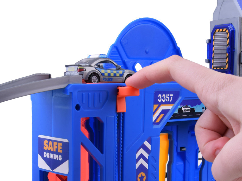 Policijos ir ugniagesių automobilių garažas lagamine