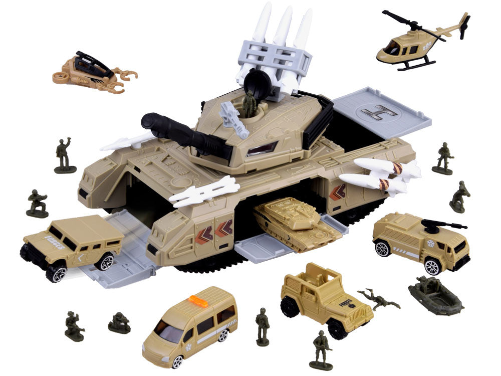 Karinis tankas su priedais