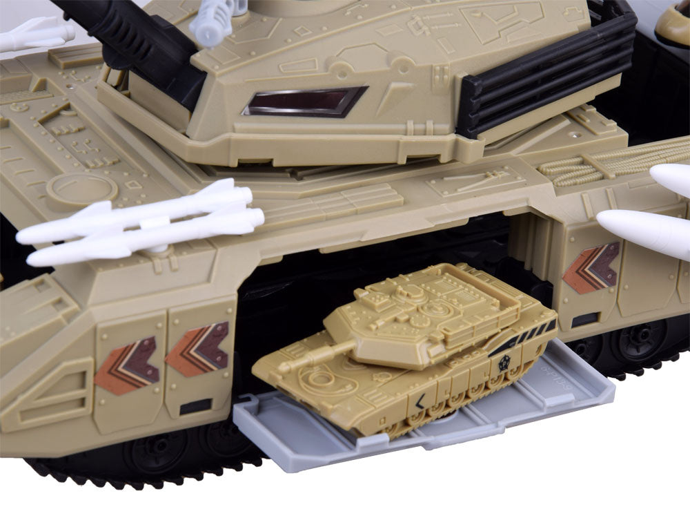 Karinis tankas su priedais