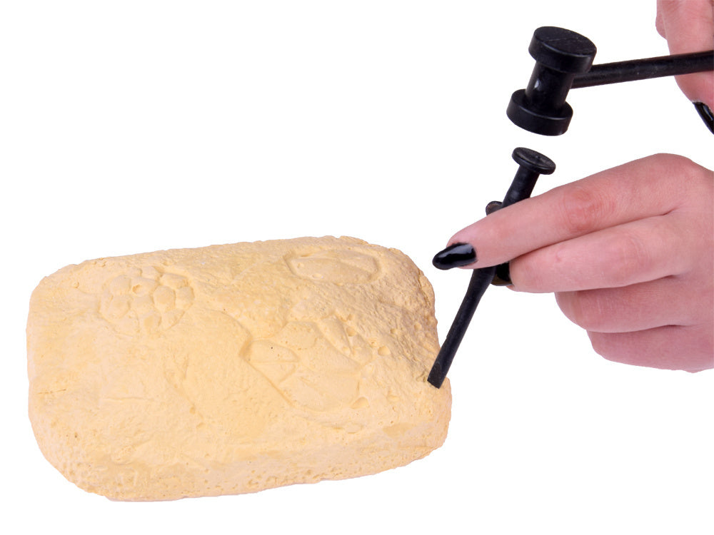 Archeologo rinkinys su brangakmeniais