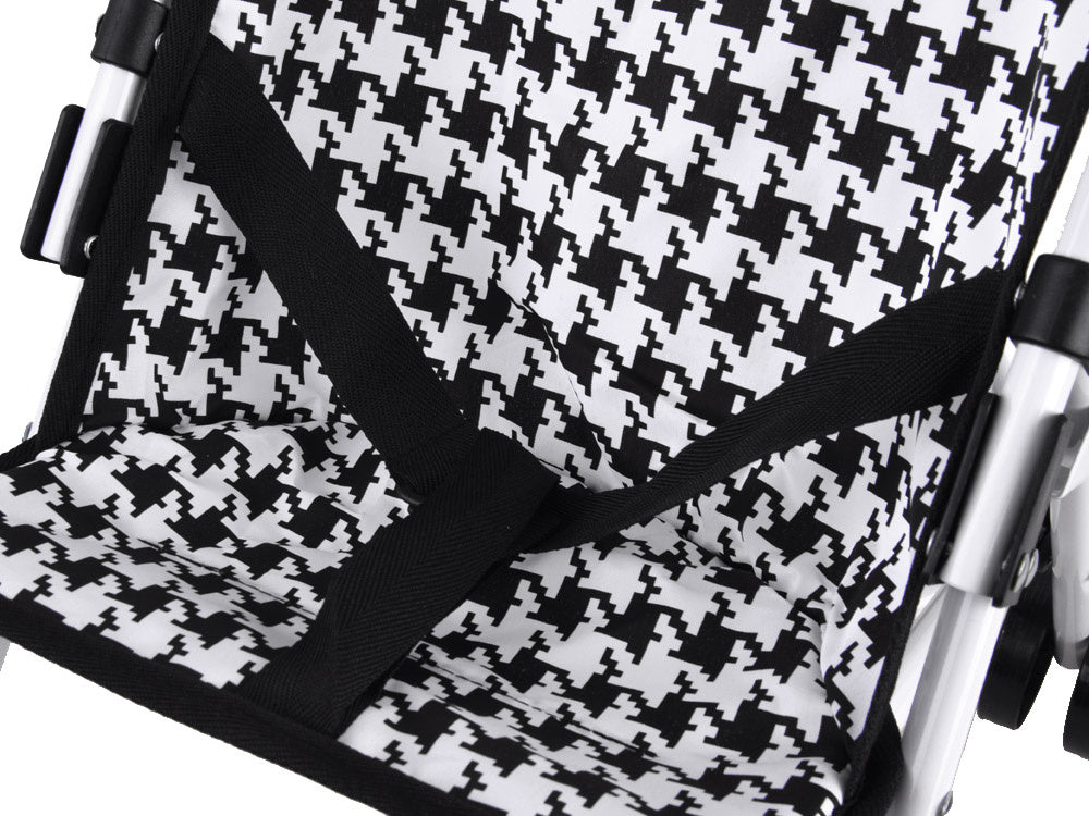 Lėlių vežimėlis, juodai baltas