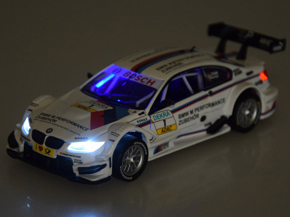 Metalinis sportinis BMW M3 DTM automobilis su garso ir šviesos efektais