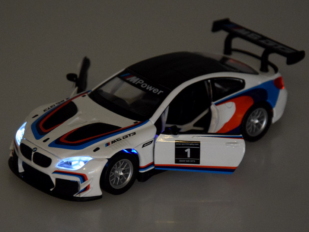 Metalinis BMW M6 GT3 automobilis su garso ir šviesos efektais