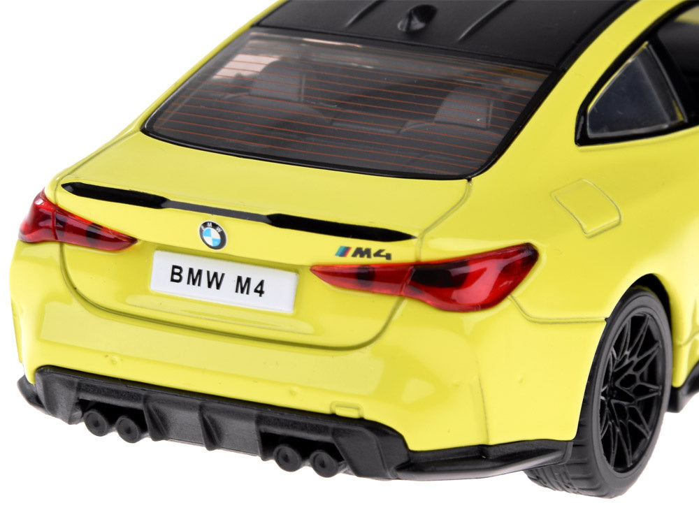 Metalinis BMW M4 automobilis su garso ir šviesos efektais