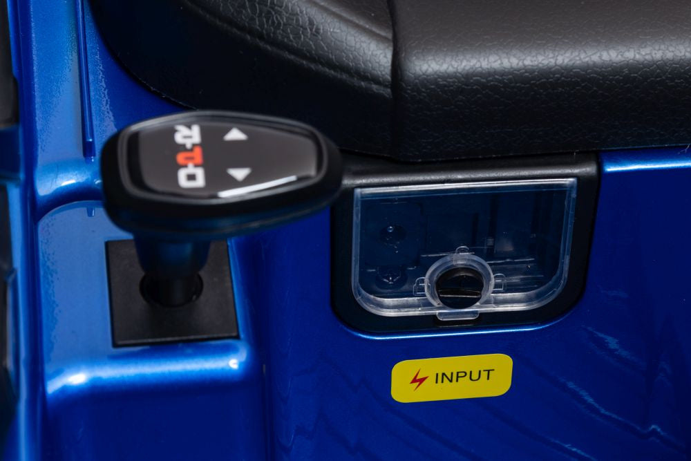 Vienvietis elektromobilis vaikams Mercedes CLA 45s AMG 4x4, mėlynas lakuotas