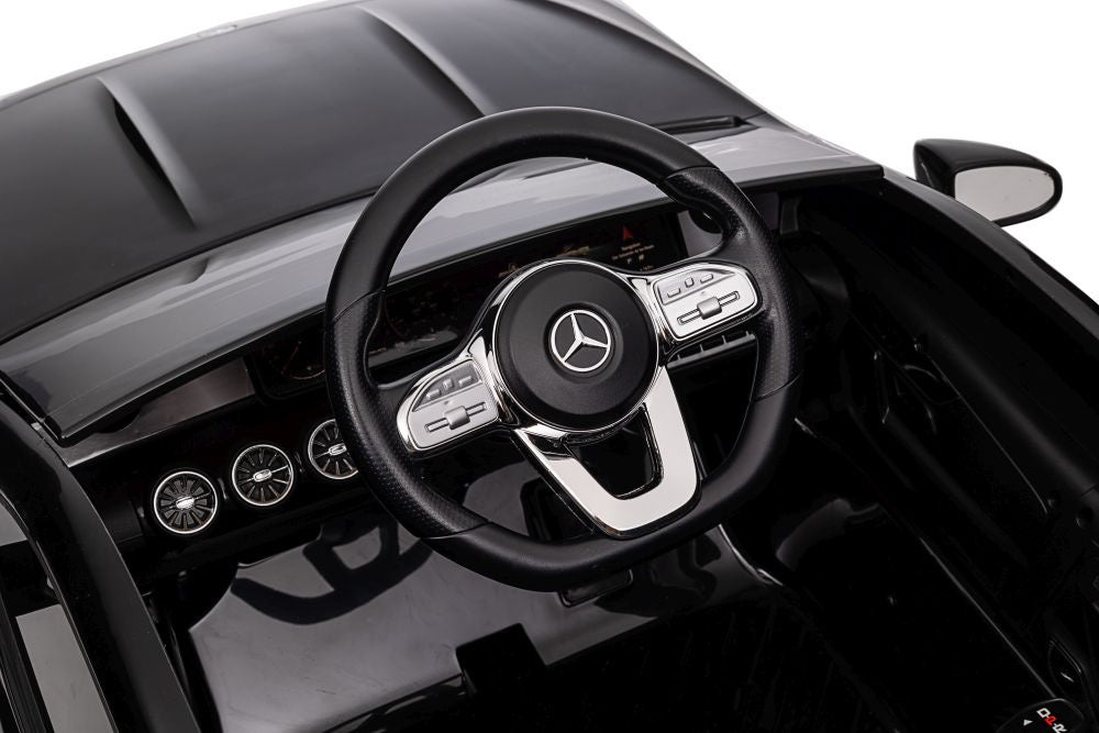 Vienvietis elektromobilis  vaikams  Mercedes CLA 45s AMG 4x4, juodas lakuotas