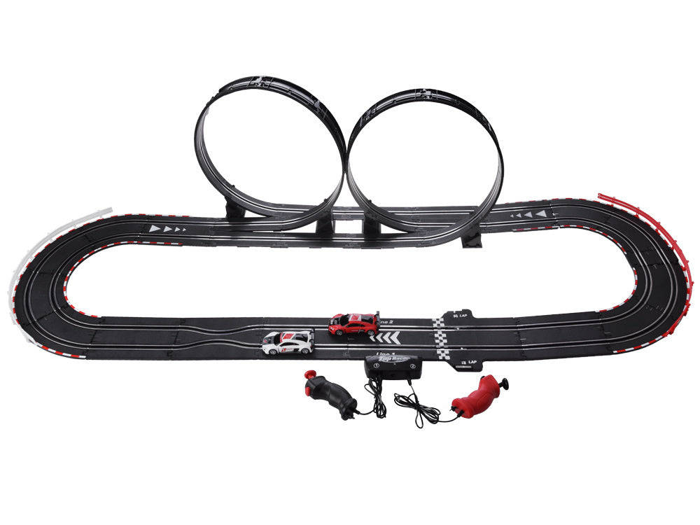 Nuotoliniu būdu valdoma lenktynių trasa su dviem AUDI automobiliais 4,5 m