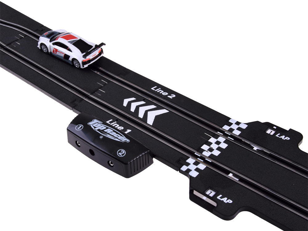 Nuotoliniu būdu valdoma lenktynių trasa su dviem AUDI automobiliais 4,5 m