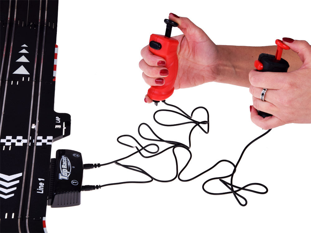 Nuotoliniu būdu valdoma lenktynių trasa su dviem AUDI automobiliais 8 m