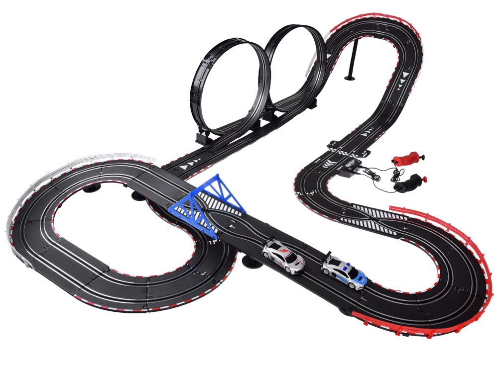 Nuotoliniu būdu valdoma lenktynių trasa su dviem AUDI automobiliais 8 m