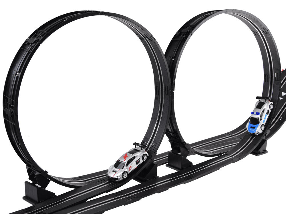 Nuotoliniu būdu valdoma lenktynių trasa su dviem AUDI automobiliais 8 m