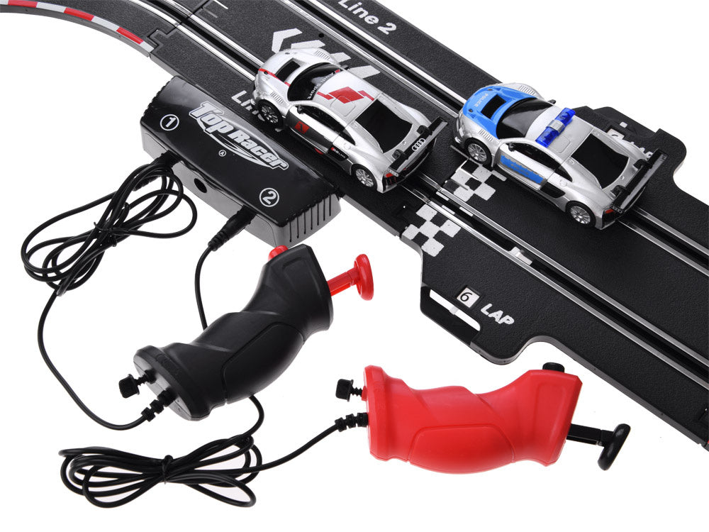 Nuotoliniu būdu valdoma lenktynių trasa su dviem AUDI automobiliais 8 m