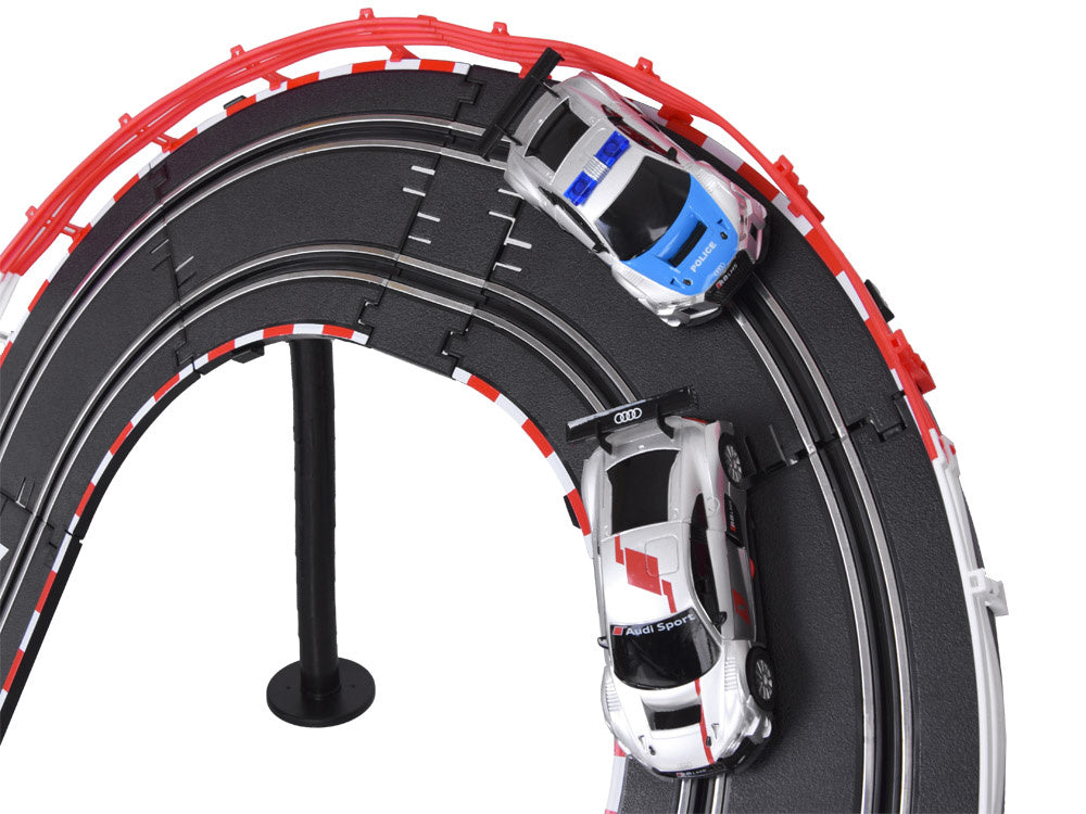 Nuotoliniu būdu valdoma lenktynių trasa su dviem AUDI automobiliais 8 m