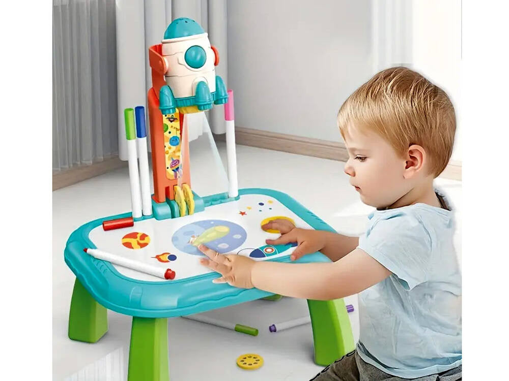 Erdvinis projektorius su stalu, raketa