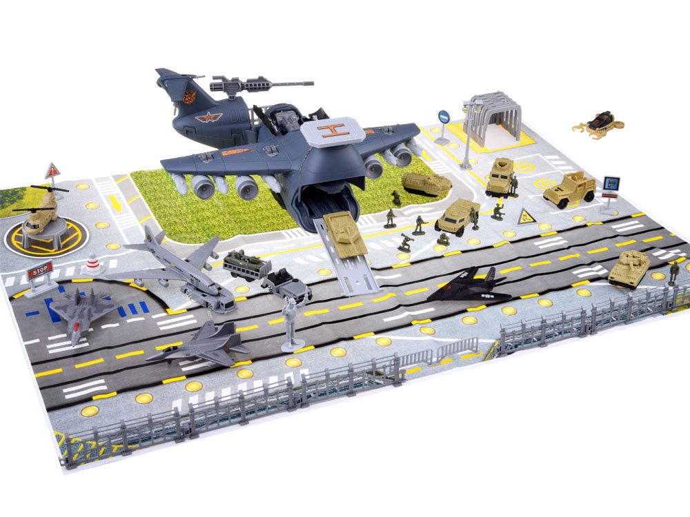 Didelė karinė bazė su oro uostu ir priedais