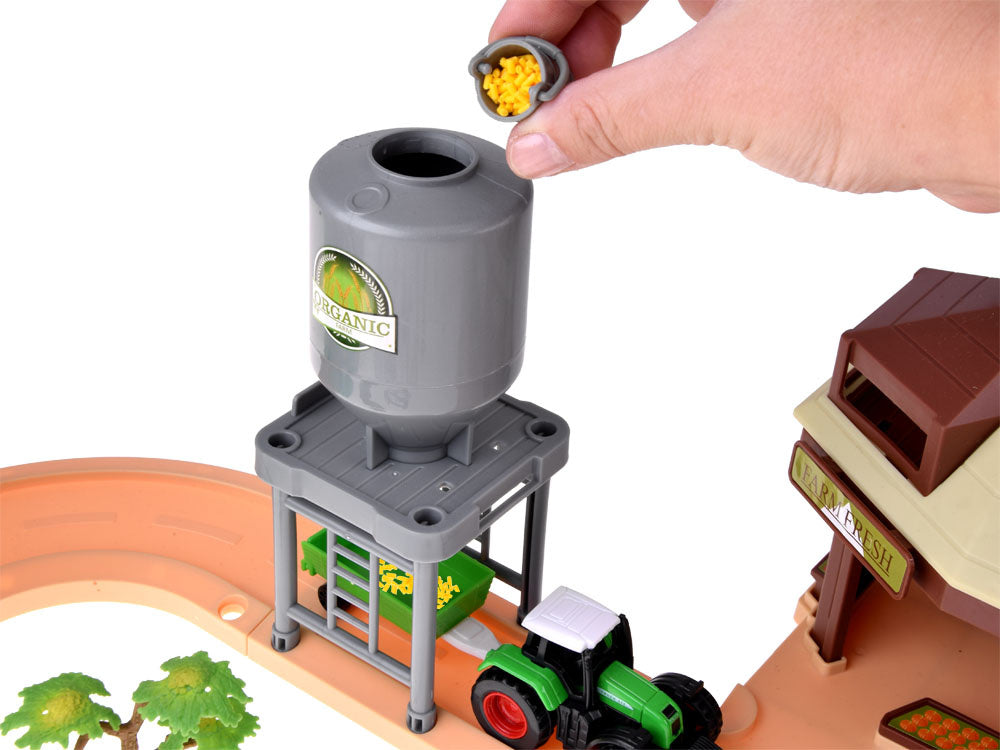 Didėlis ūkio rinkinys su pastatais ir priesais 125 el.