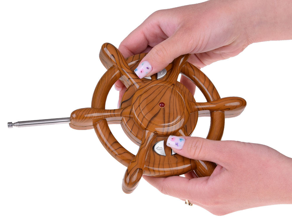 Nuotoliniu būdu valdyma burinė jachta