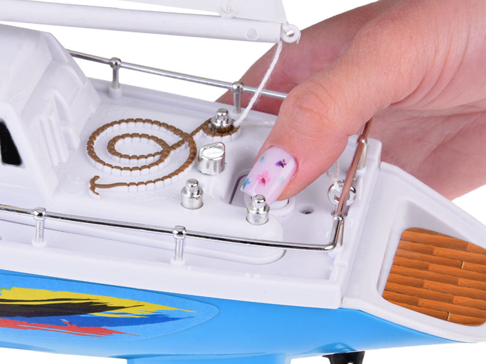 Nuotoliniu būdu valdyma burinė jachta