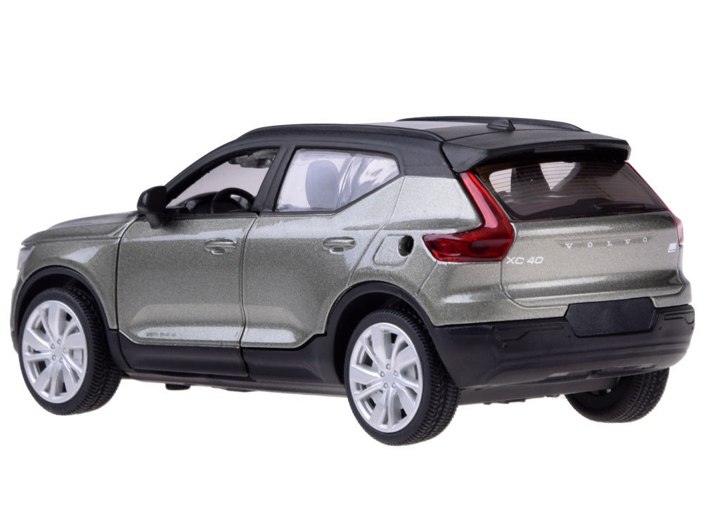 Metalinis automobilio Volvo XC40 modelis su šviesos ir garso efektais, chaki