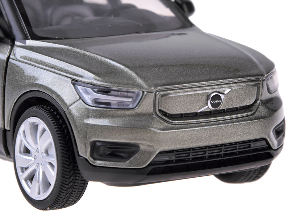Metalinis automobilio Volvo XC40 modelis su šviesos ir garso efektais, chaki
