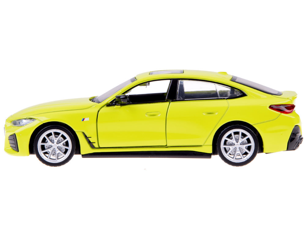 Metalinis automobilis BMW i4 M50 Gran Coupe su šviesos ir garso efektais, žalias