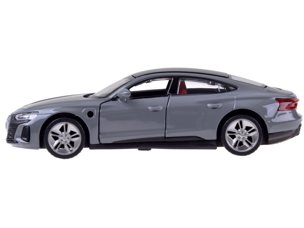 Metalinis automobilio Audi RS e-tron GT Coupe modelis su šviesos ir garso efektais, pilkas