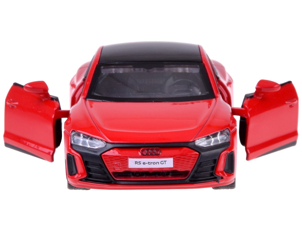 Metalinis automobilio AUDI RS e-tron GT modelis su šviesos ir garso efektais