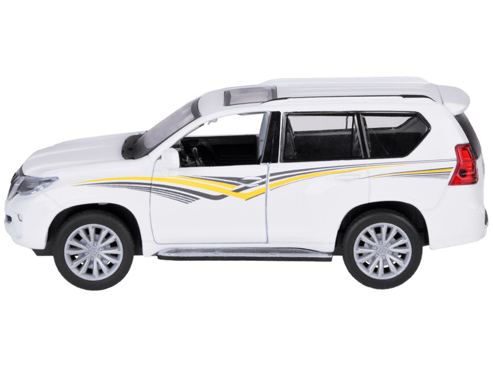 Metalinis automobilio modelis TOYOTA LAND CRUISER PRADO, baltas