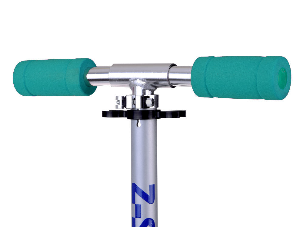 Sulankstomas paspirtukas su šviečiančiais ratais, žalias