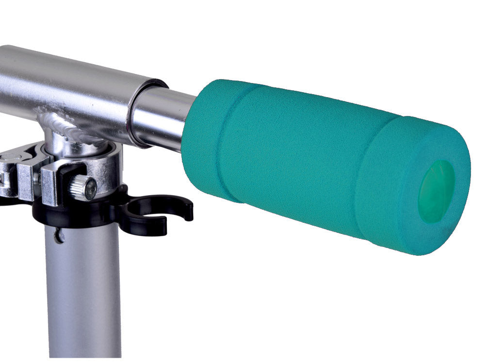 Sulankstomas paspirtukas su šviečiančiais ratais, žalias