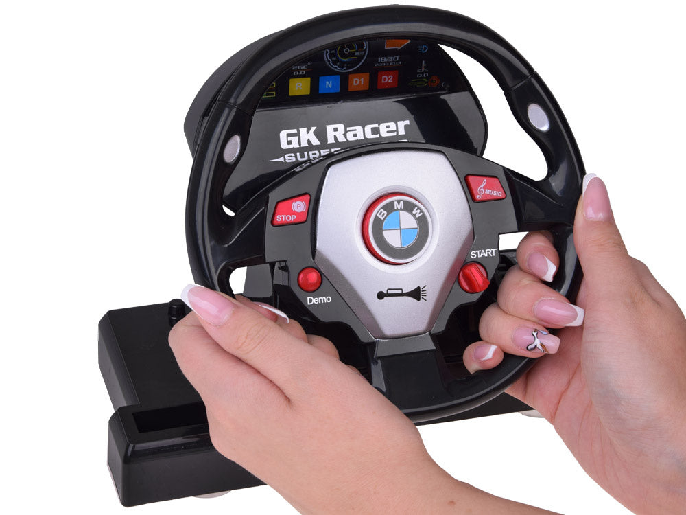 Nuotoliniu būdu valdomas automobilis BMW su garso ir šviesos efektais, raudonas