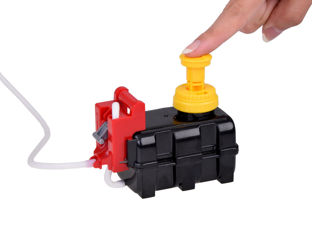 Žaislinis ugniagesių automobilis su vandens žarna, garso ir šviesos efektais