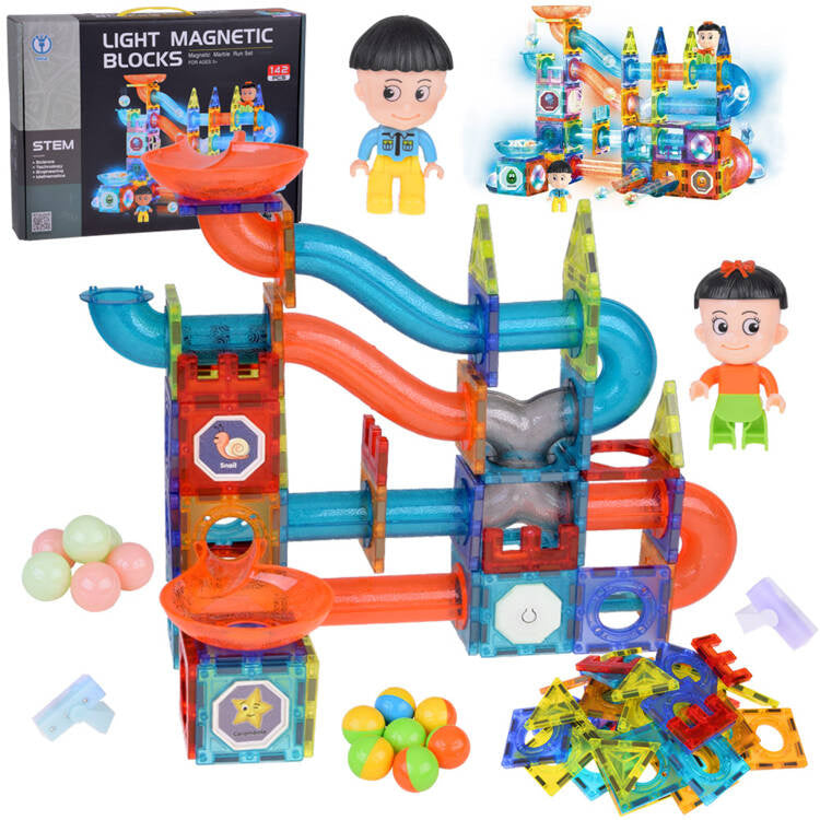 Magnetinių kaladėlių rinkinys su šviesos efektais 142 el