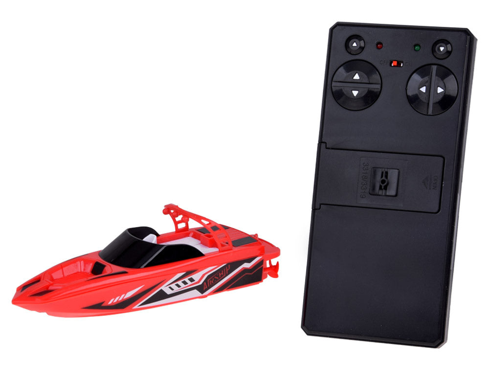 Nuotoliniu būdu valdoma vandens jachta, raudona